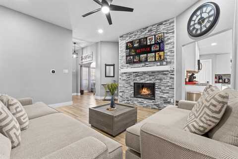 2106 Savannah Drive, Mansfield, TX 76063