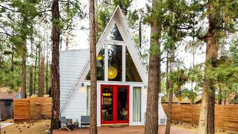 925 East Fairway Boulevard, Big Bear City, CA 92314