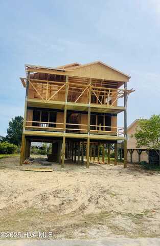 301 Brunswick Avenue W, Holden Beach, NC 28462