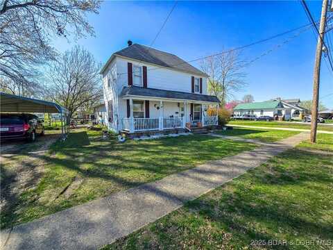 207 S Maple St, Versailles, MO 65084