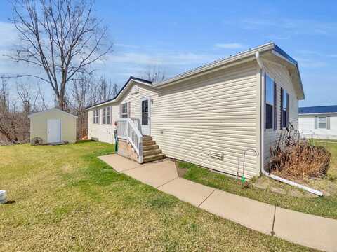 8246 Hidden Hollow, Fenton, MI 48430