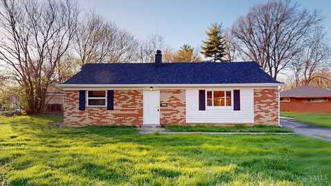 8695 Neptune Drive, Springfield, OH 45231