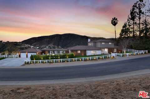 30 Stagecoach Rd, Bell Canyon, CA 91307