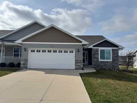 815 Deer Run Drive NE, Cedar Rapids, IA 52402