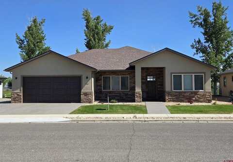 813 San Sophia Drive, Montrose, CO 81403