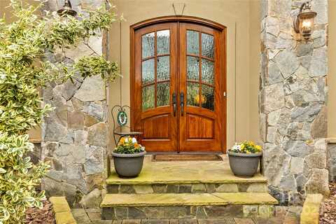 19040 Mary Ardrey Circle, Cornelius, NC 28031