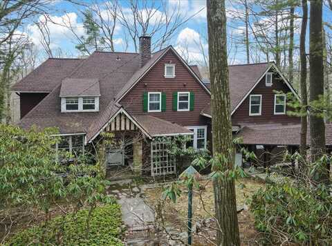 4 Park Terrace, Pocono Manor, PA 18349