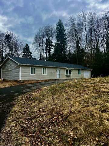 5134 Renaissance Lane, Tobyhanna, PA 18466
