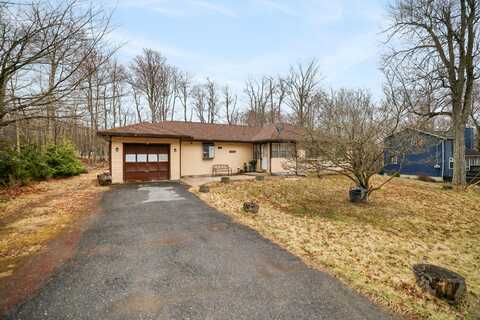 4754 Brentwood Drive, Tobyhanna, PA 18466