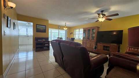 4047 NW 16 St, Fort Lauderdale, FL 33313