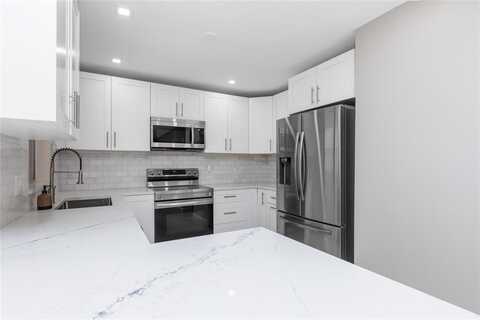 2002 SW Natura Blvd, Deerfield Beach, FL 33441