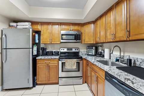 5850 NW 57 Ave, Tamarac, FL 33319