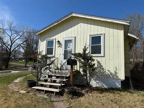 1521 Clinton Avenue, Des Moines, IA 50313