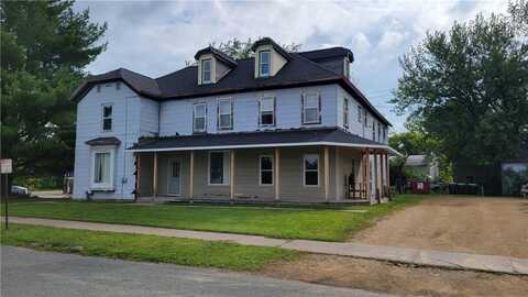 802 6th Avenue E, Menomonie, WI 54751