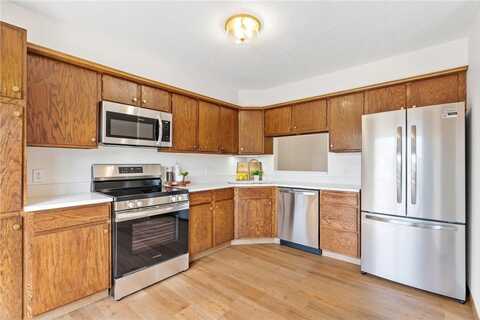10 94th Circle NW, Coon Rapids, MN 55448