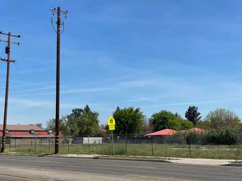 2071 Cedar Avenue S, Fresno, CA 93702