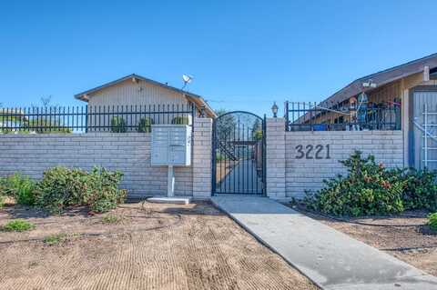 3221 Normal Avenue E, Fresno, CA 93703