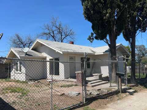 463 2Nd Street N, Fresno, CA 93702