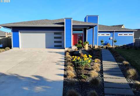2638 CEDAR LOOP DR, Bandon, OR 97411