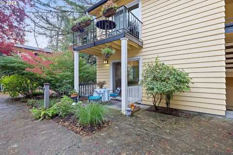 3561 SW TROY ST, Portland, OR 97219