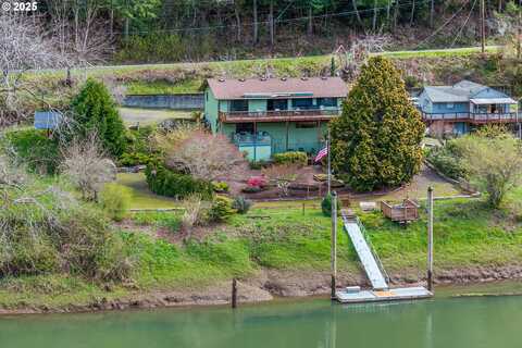 10927 E MAPLETON RD, Mapleton, OR 97453