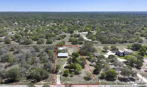 904 Eagle Creek, Floresville, TX 78114