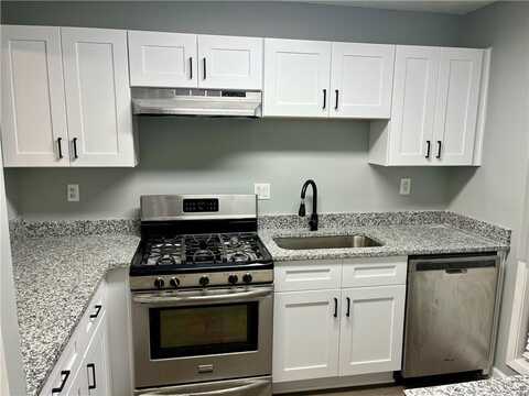 907 River Run Drive, Atlanta, GA 30350