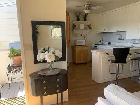 2528 De La Vina Street, SANTA BARBARA, CA 93105