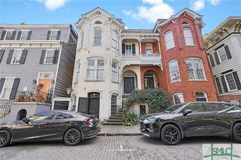113 W Perry Street, Savannah, GA 31401