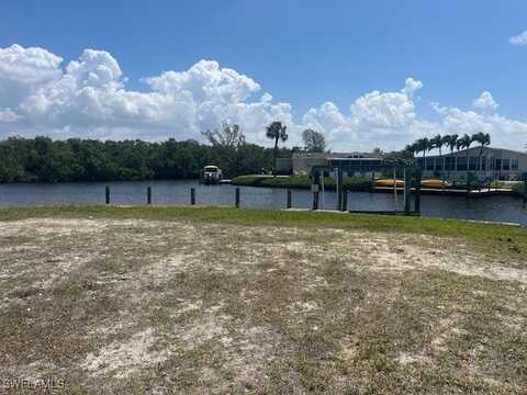 5547 Sir Walter Way, North Fort Myers, FL 33917
