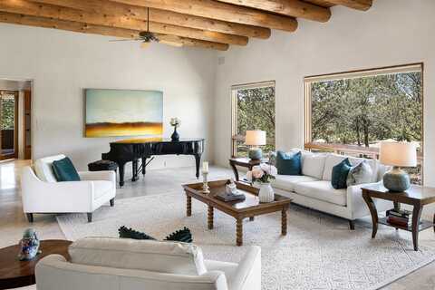 118 E Sunrise Drive, Santa Fe, NM 87506