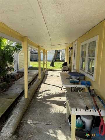 73 Schedler Street, Port Lavaca, TX 77979