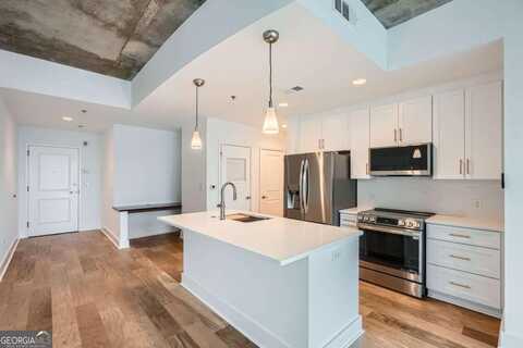 950 W Peachtree, Atlanta, GA 30309