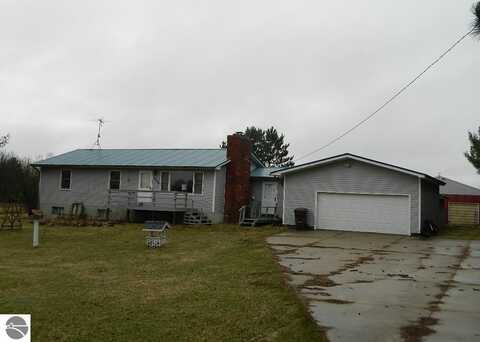 5735 Parker Road, Gladwin, MI 48624