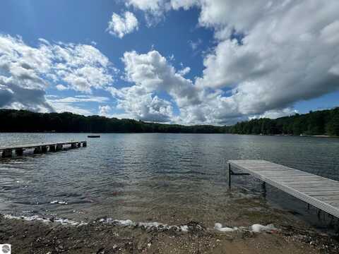 18848 Lakewood Circle Drive, Lake Ann, MI 49650