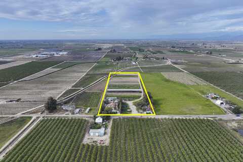 12646 E Kamm Avenue, Kingsburg, CA 93631