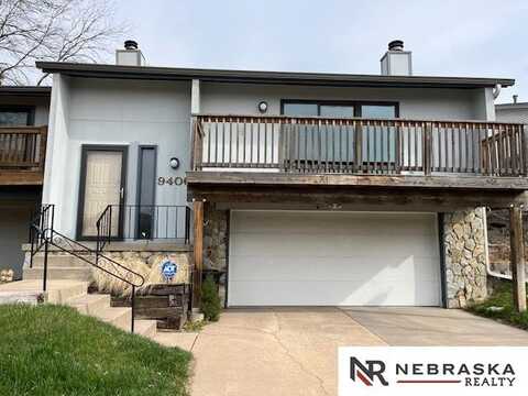 9406 Parker Street, Omaha, NE 68114