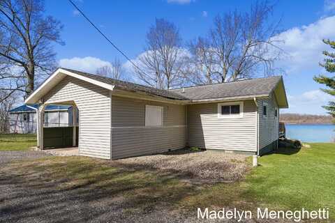 305 Clear Lake Drive, Dowling, MI 49050