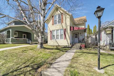 370 4th Street, Manistee, MI 49660