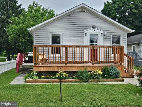 17 PARKSIDE AVENUE, DOWNINGTOWN, PA 19335