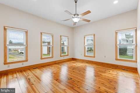 213 PICCADILLY, EDINBURG, VA 22824
