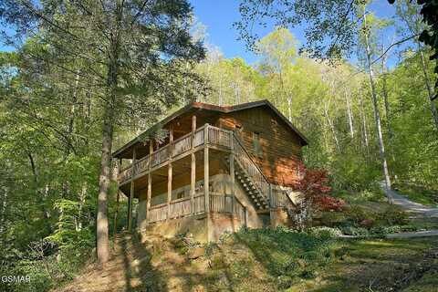 2246 Cove Creek Drive, Sevierville, TN 37862
