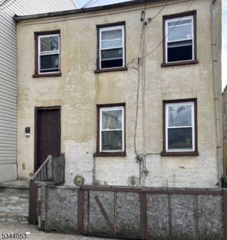 85 Tichenor St, Newark, NJ 07105