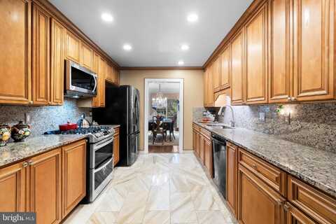 6303 CHAUCER LANE, ALEXANDRIA, VA 22304