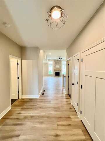1973 longview Drive, Liberty, MO 64068