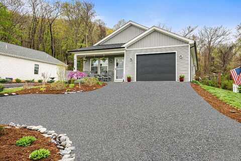 907 POWHATAN ST, STAUNTON, VA 24401
