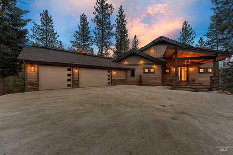 17 Madelyn Ct, Garden Valley, ID 83622