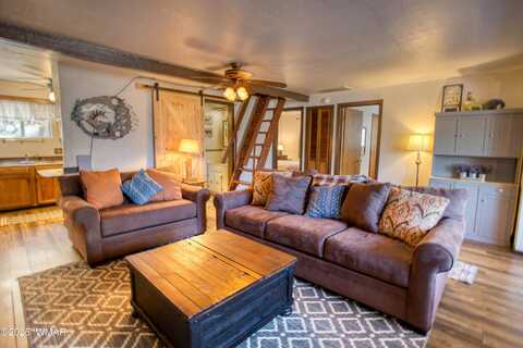2185 Forest Park Drive, Overgaard, AZ 85933