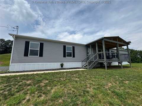 6498 Triplett Ridge Road, Clay, WV 25043