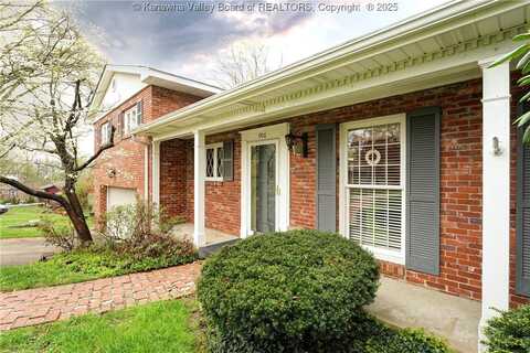 906 Hughes Drive, Saint Albans, WV 25177